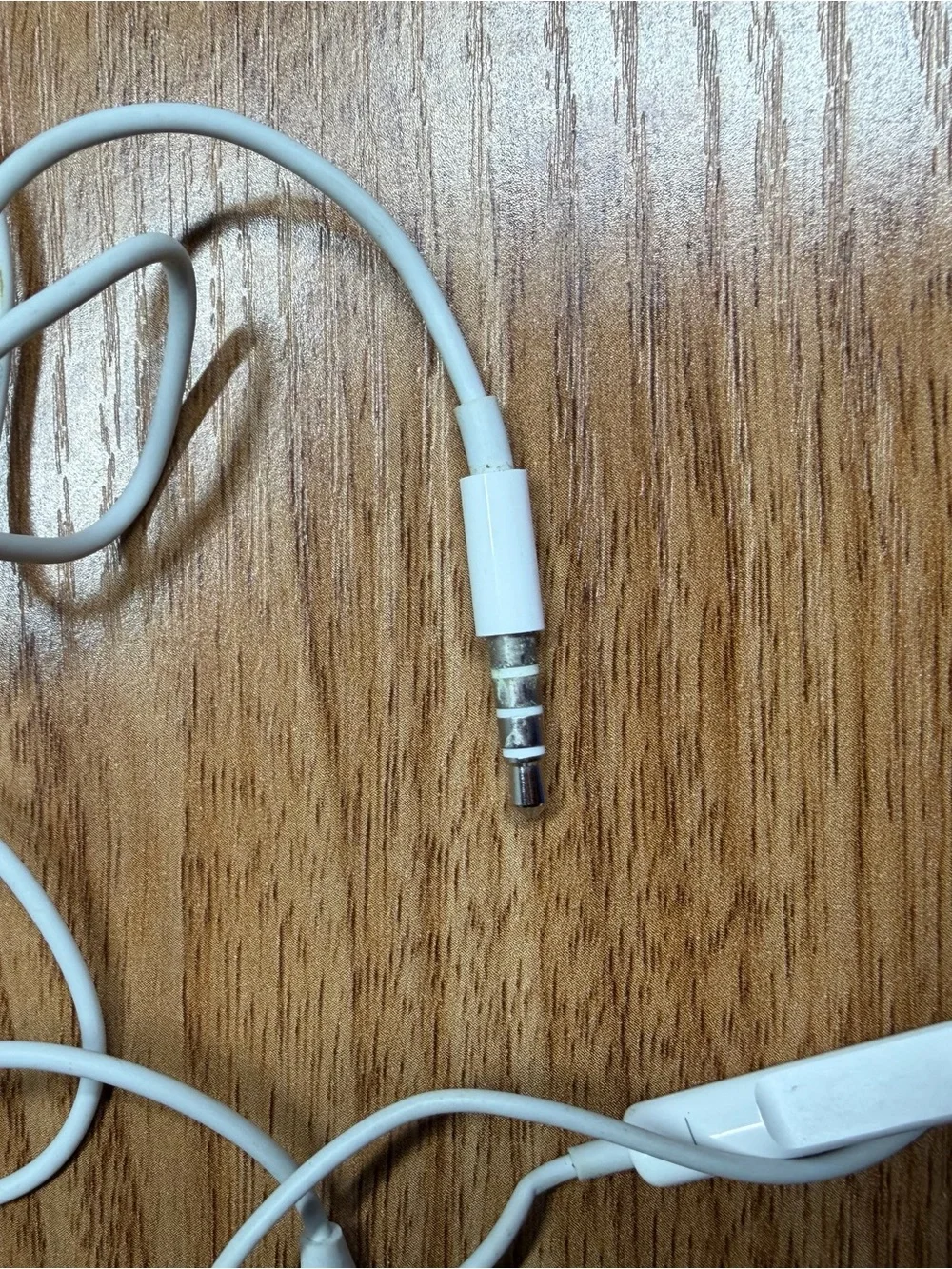 Apple White Wired Earbuds in Clear Case & Apple white wired with out case